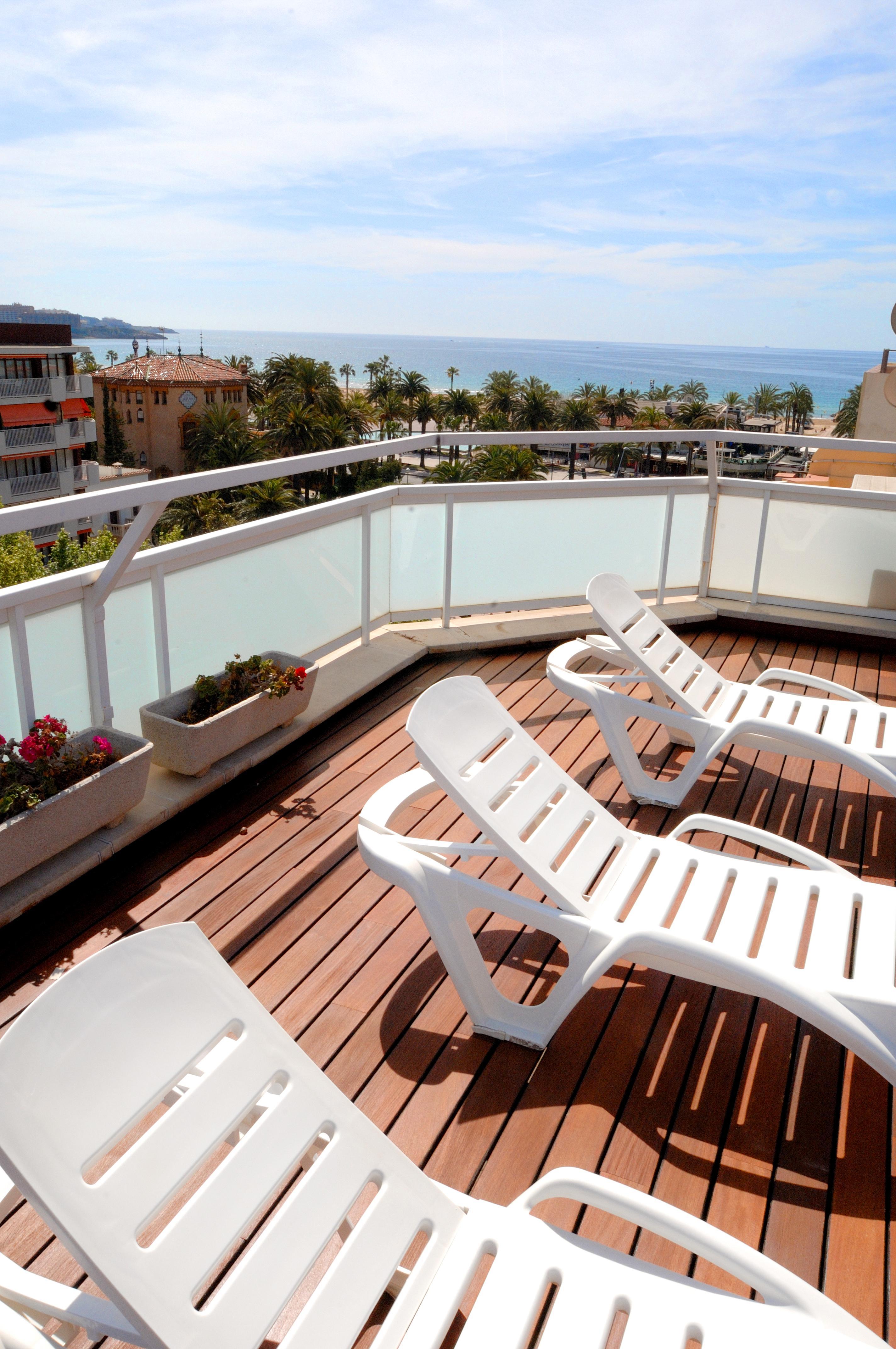 Hotel President Салоу Экстерьер фото