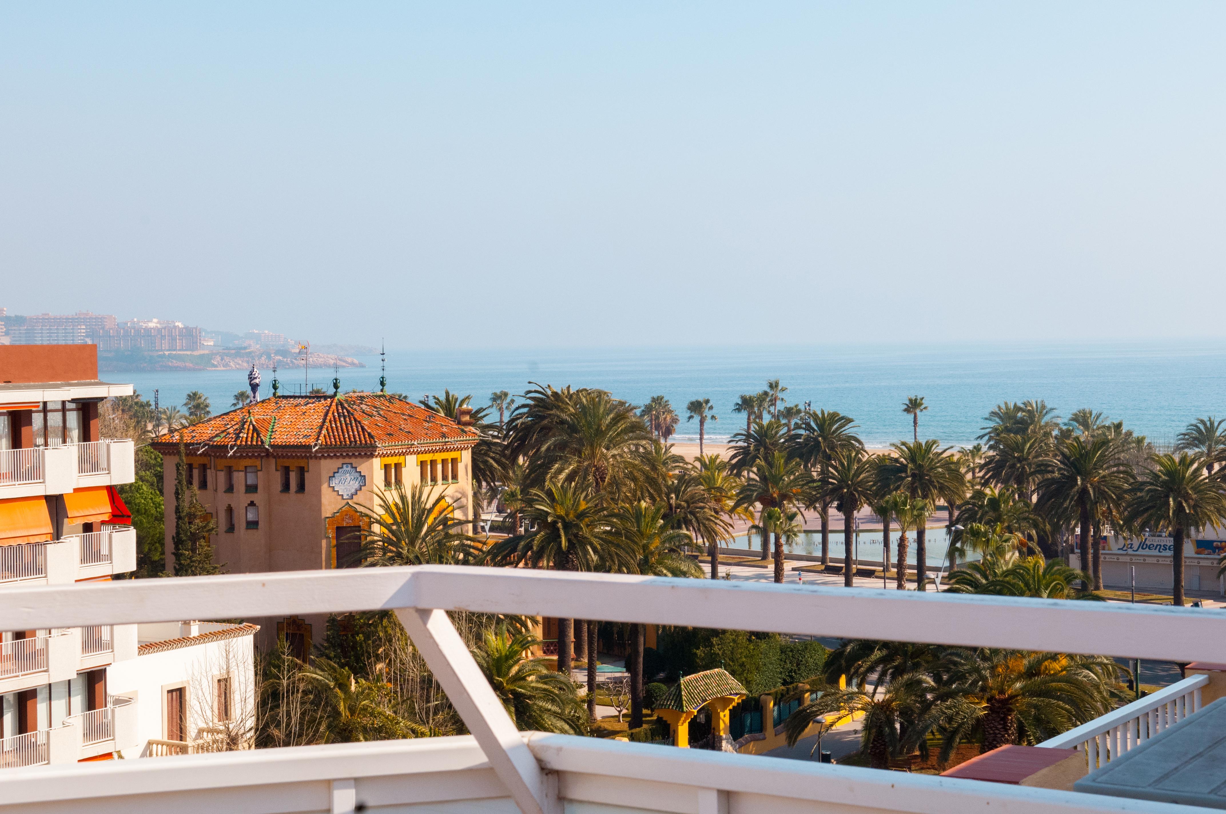 Hotel President Салоу Экстерьер фото