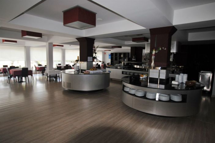 Hotel President Салоу Экстерьер фото