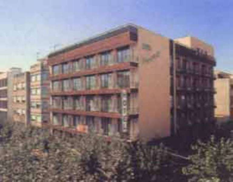 Hotel President Салоу Экстерьер фото