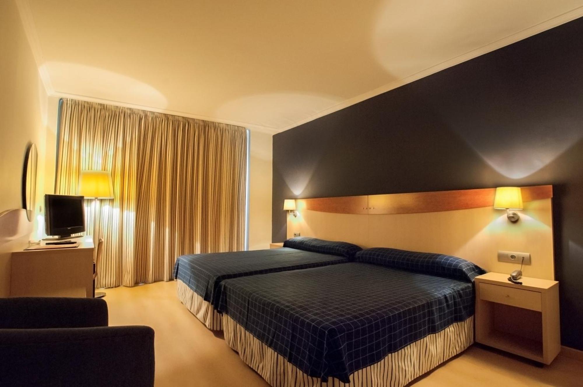 Hotel President Салоу Экстерьер фото