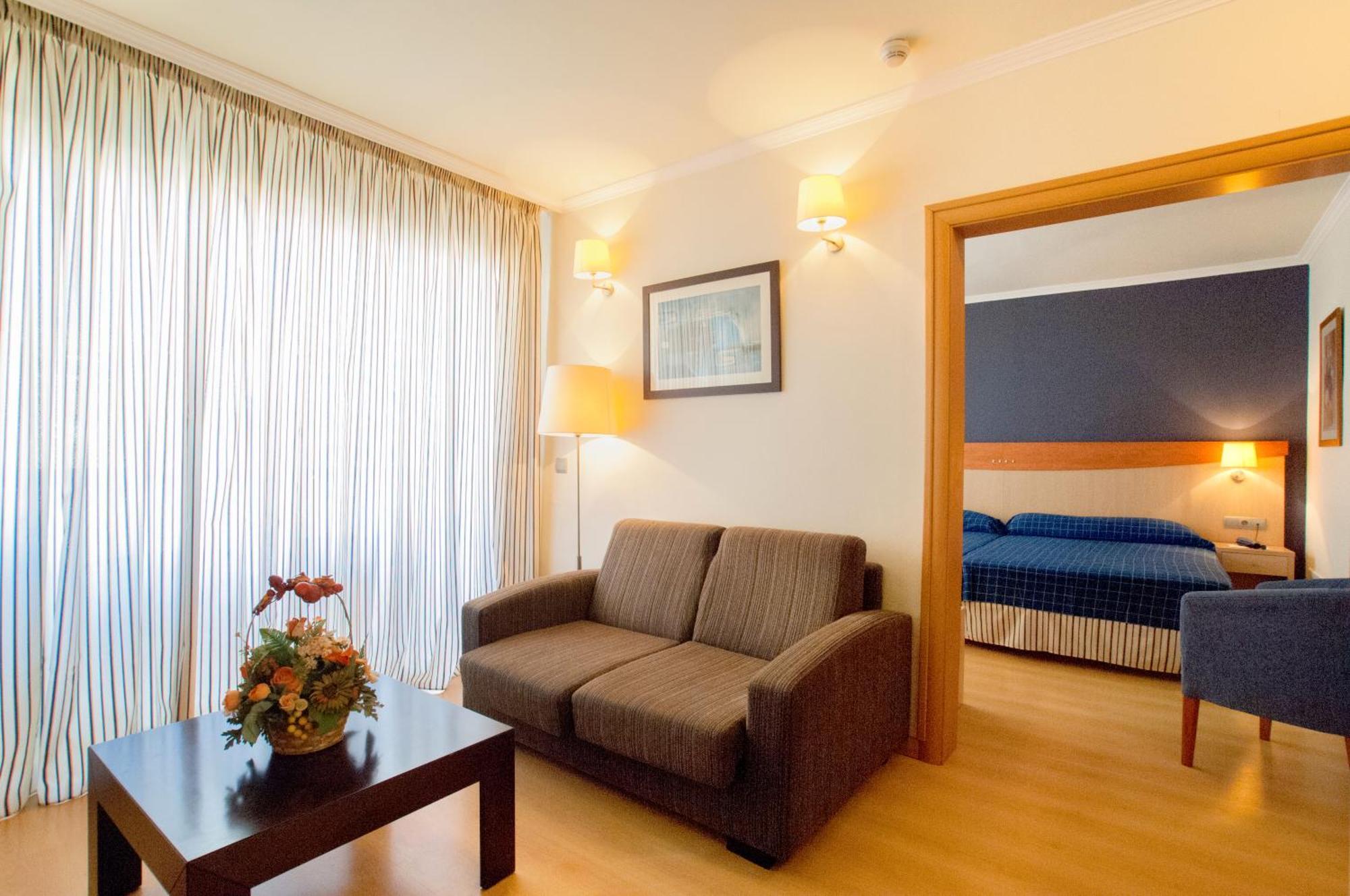 Hotel President Салоу Экстерьер фото