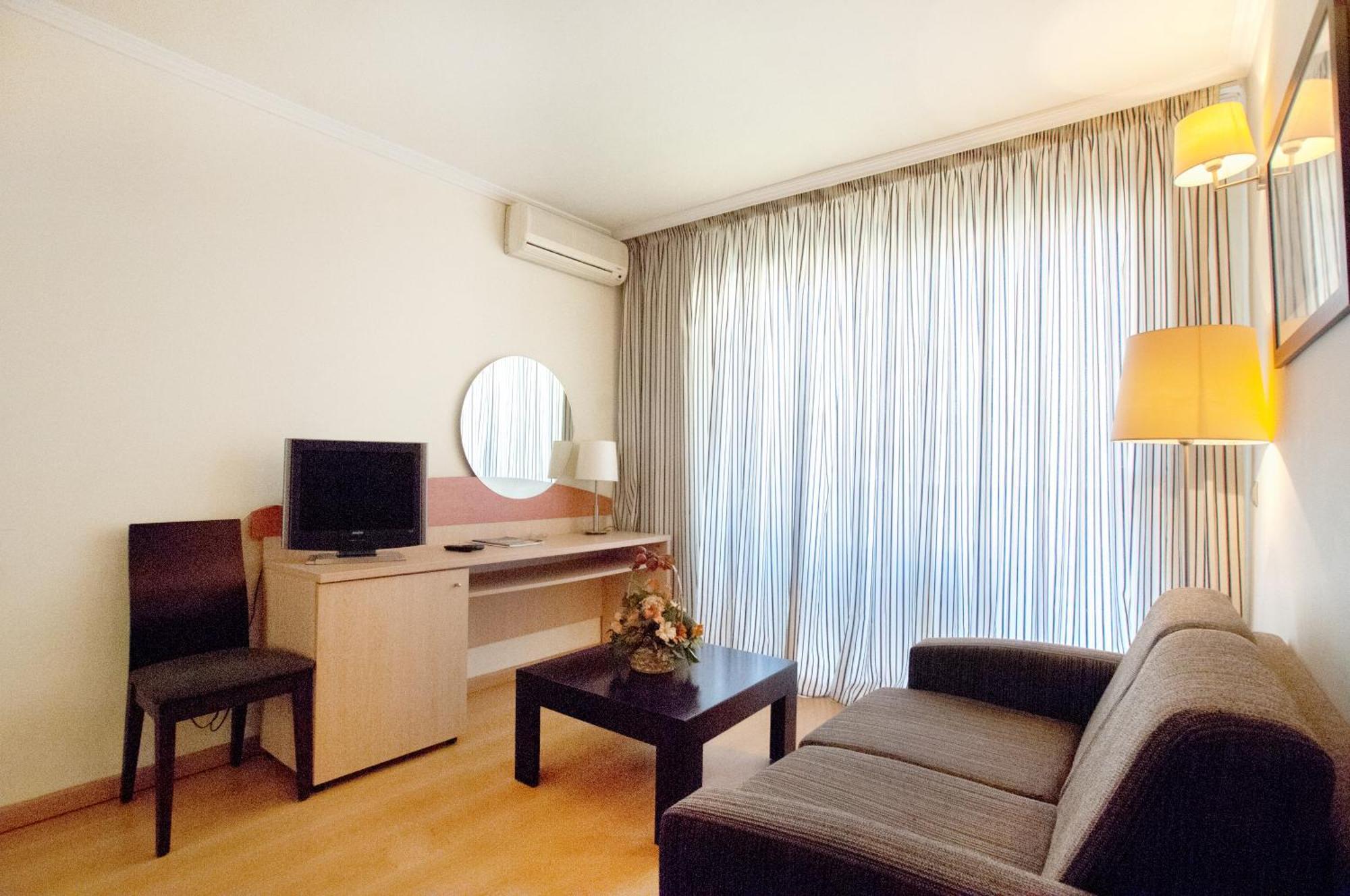 Hotel President Салоу Экстерьер фото