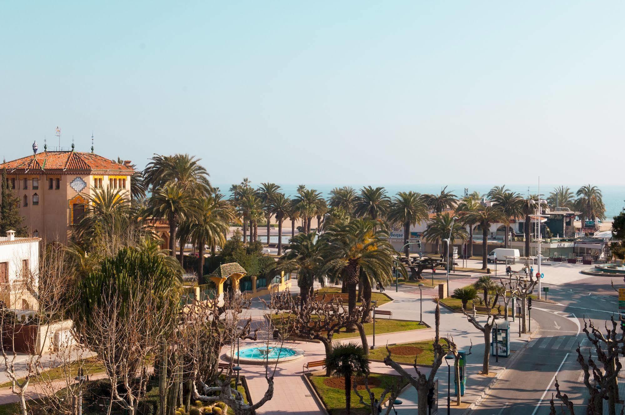 Hotel President Салоу Экстерьер фото