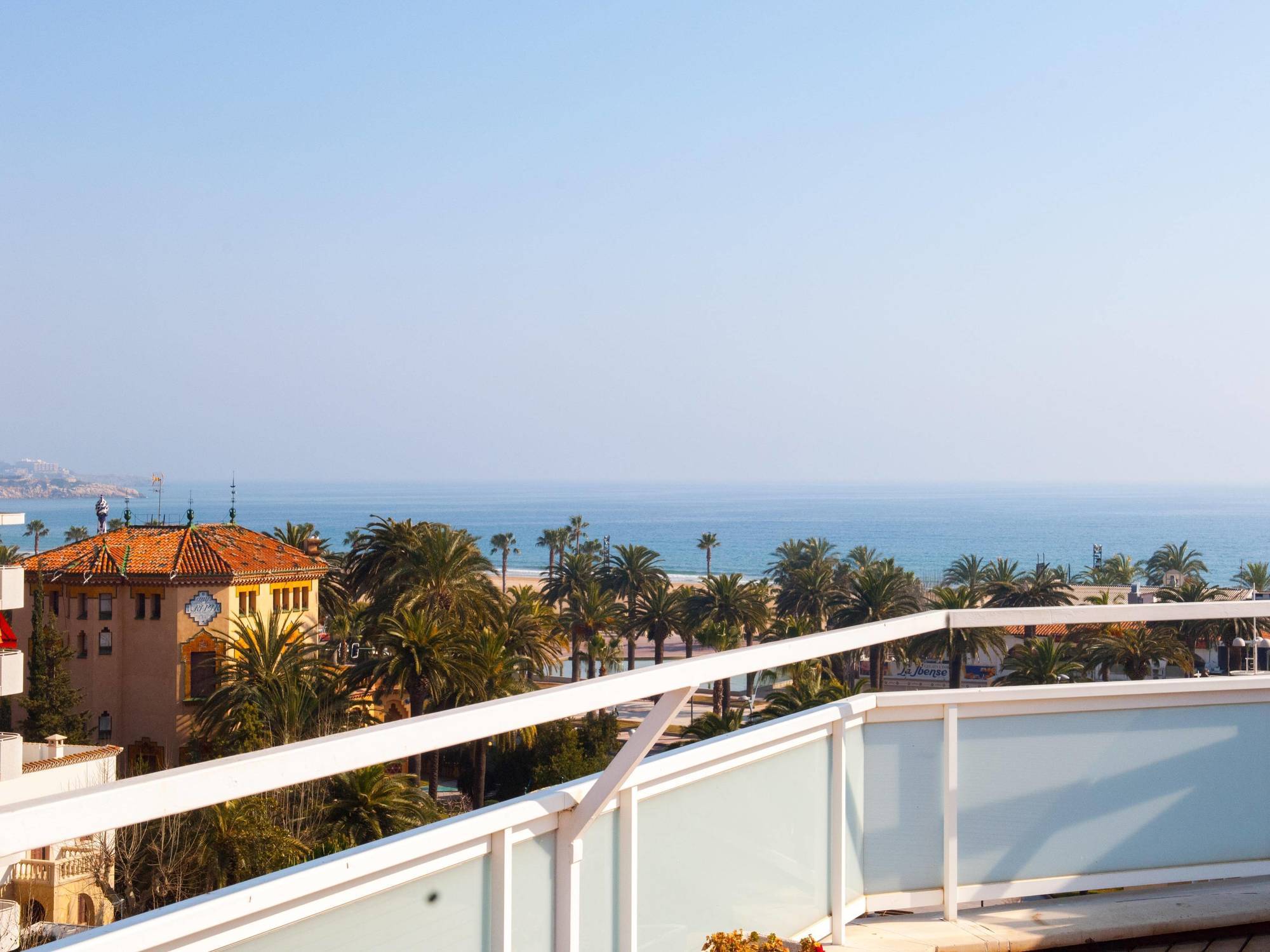 Hotel President Салоу Экстерьер фото